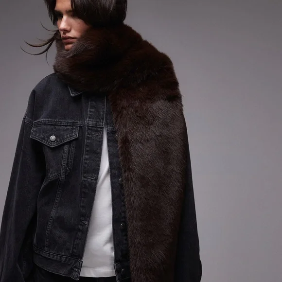 Stylish Brown Fur Scarf - Picture 2 of 5